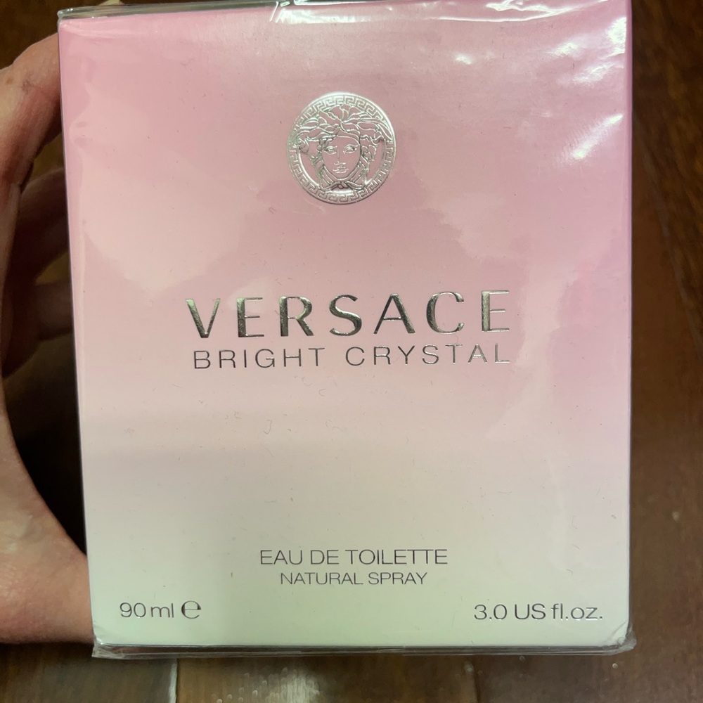 Versace Bright Crystal Floral Perfume - Picture 4 of 4